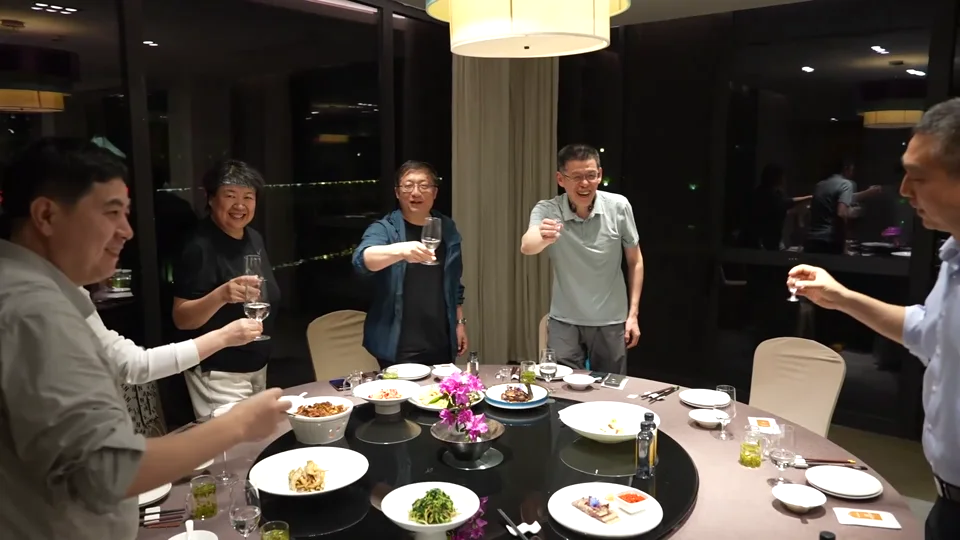 个人片分镜：举杯时我们在一起